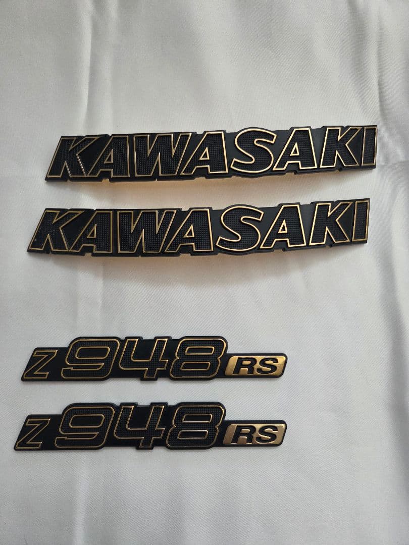 KAWASAKI タンクエンブレム　z948サイドエンブレム　セット