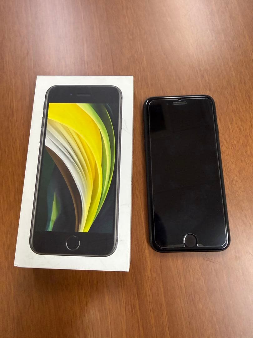 【美品】iPhone SE 第2世代 ブラック 64GB 本体 SIMフリー