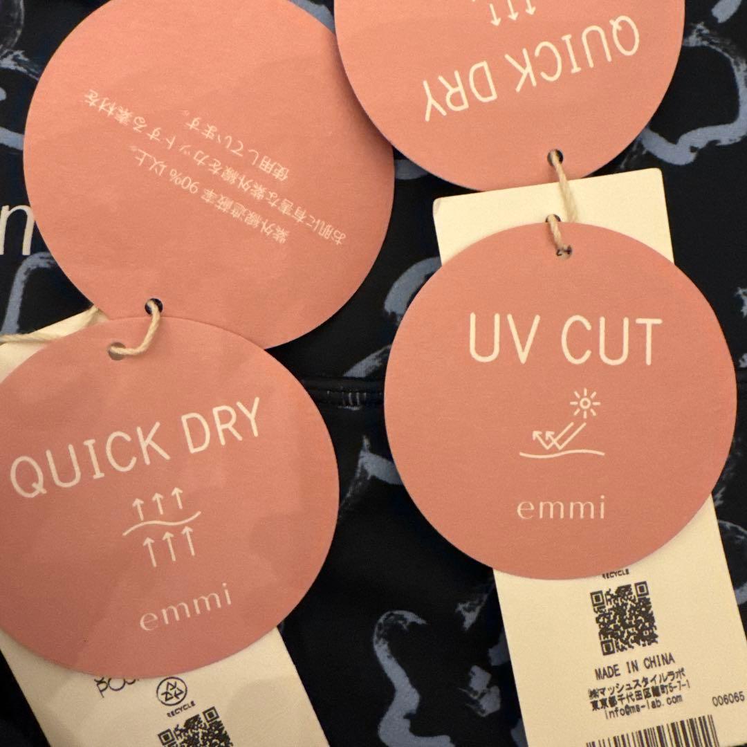 emmi ヨガウェア 上下セット ネイビー 花柄 新品未使用タグ付