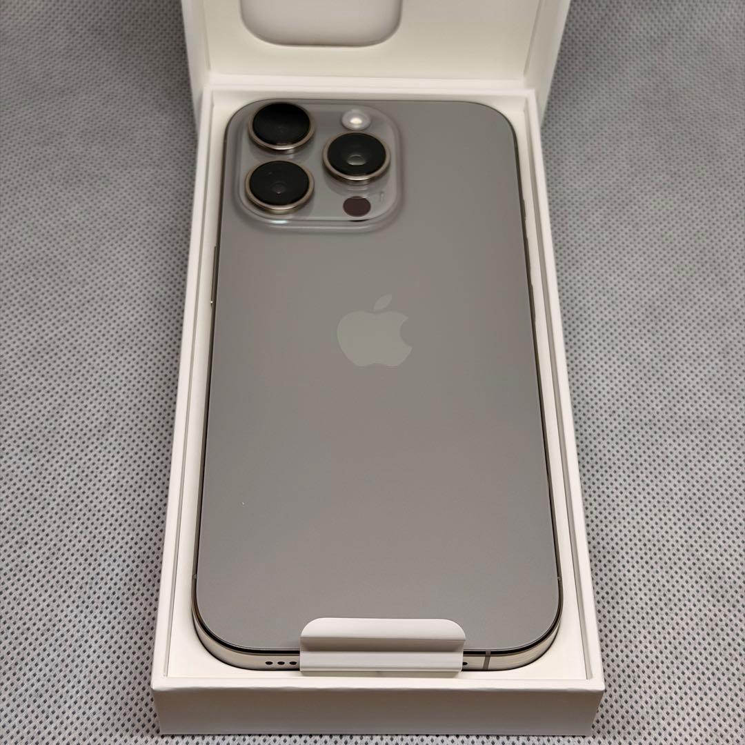 【美品】iPhone 16 Pro 1TB ナチュラルチタニウム