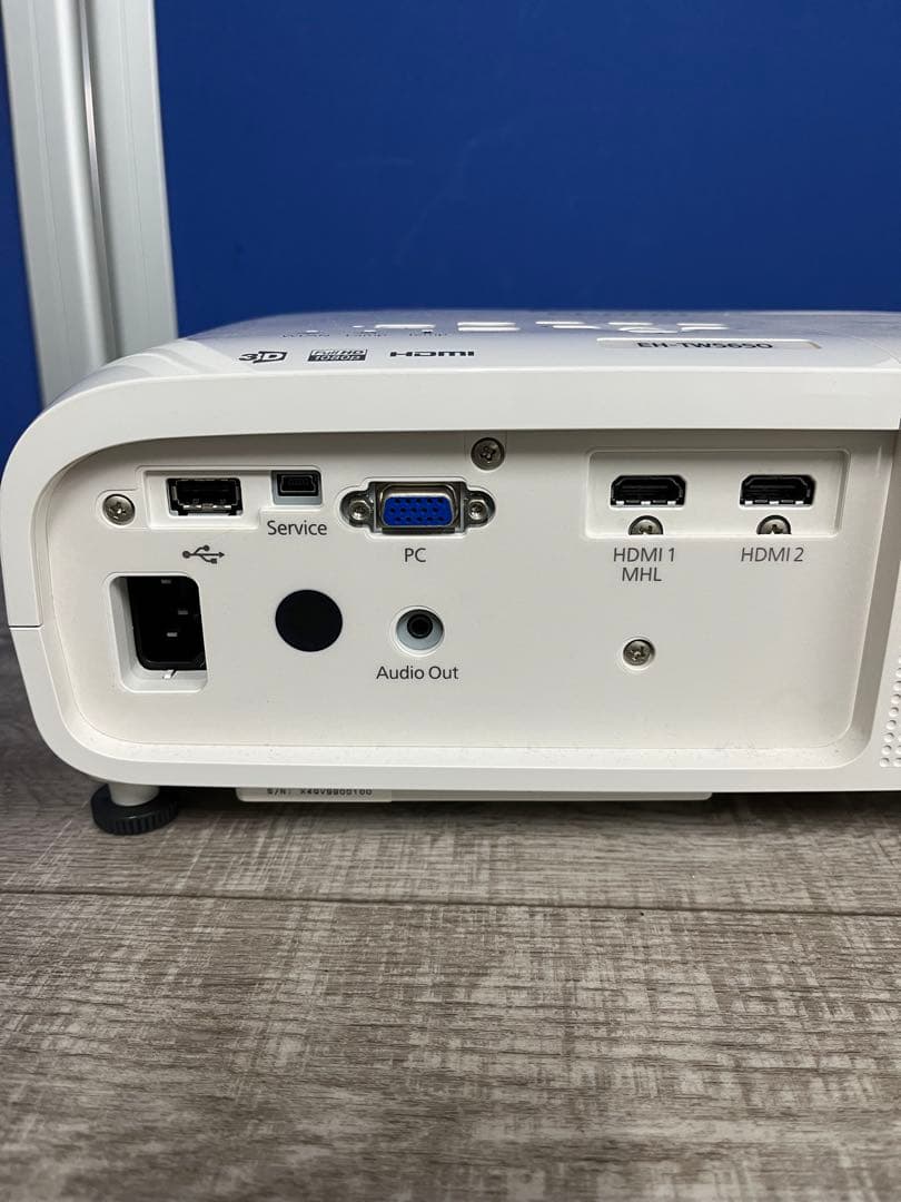【美品】EPSON プロジェクター本体 EH-TW560 ホワイト