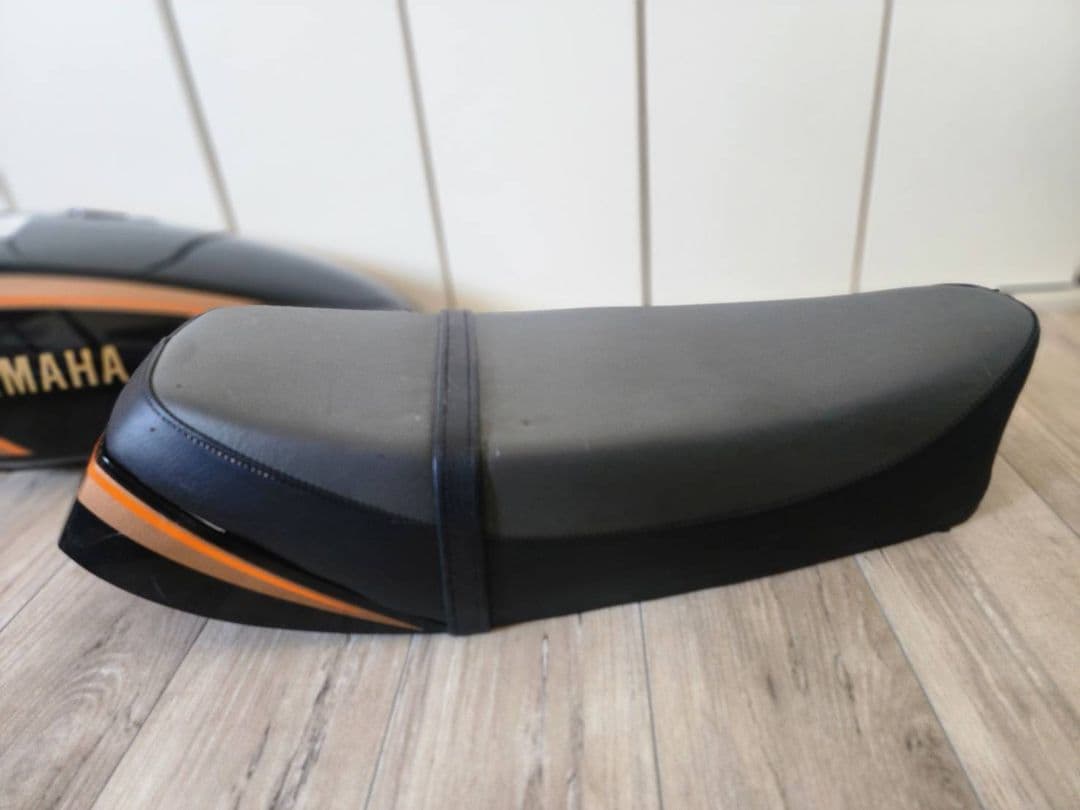 SR400 1998年発売！新品初期型復刻タンク 　シート＆タンデムバーセット