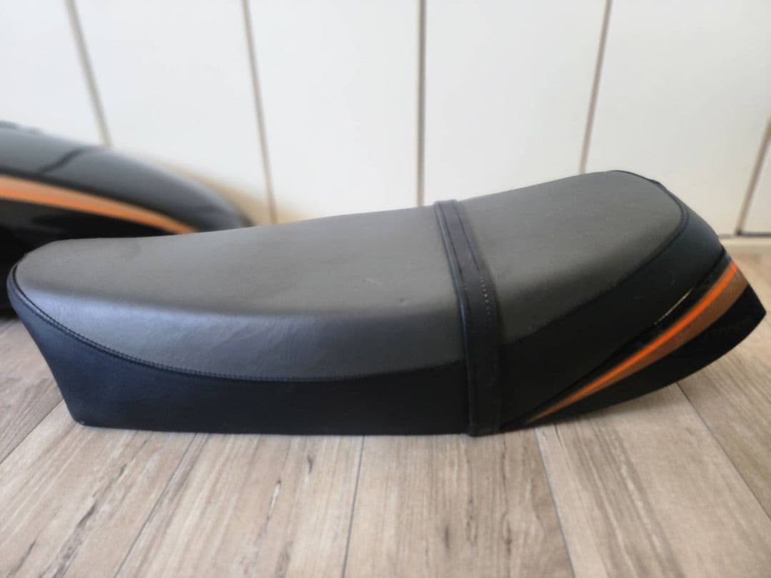 SR400 1998年発売！新品初期型復刻タンク 　シート＆タンデムバーセット