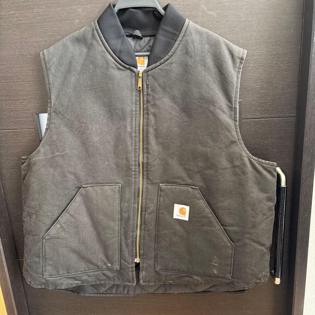 carharttのベスト