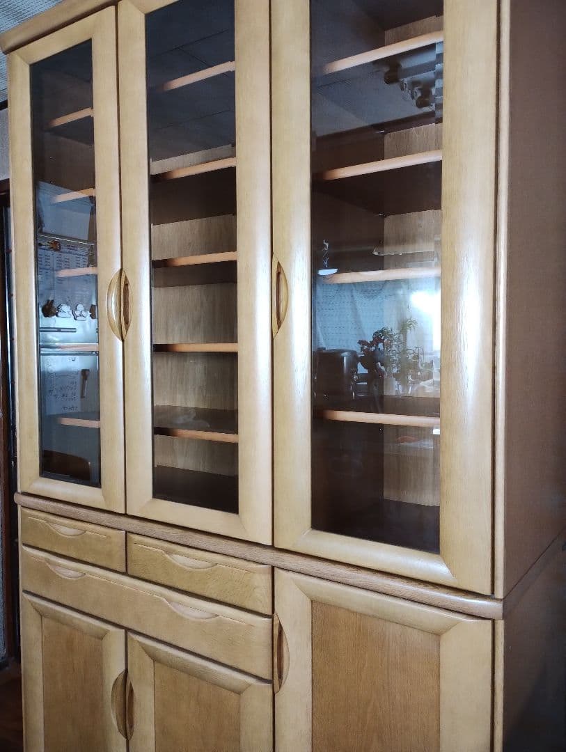 ✨極美品✨カリモク 木製 食器棚 ガラス扉 収納力抜群