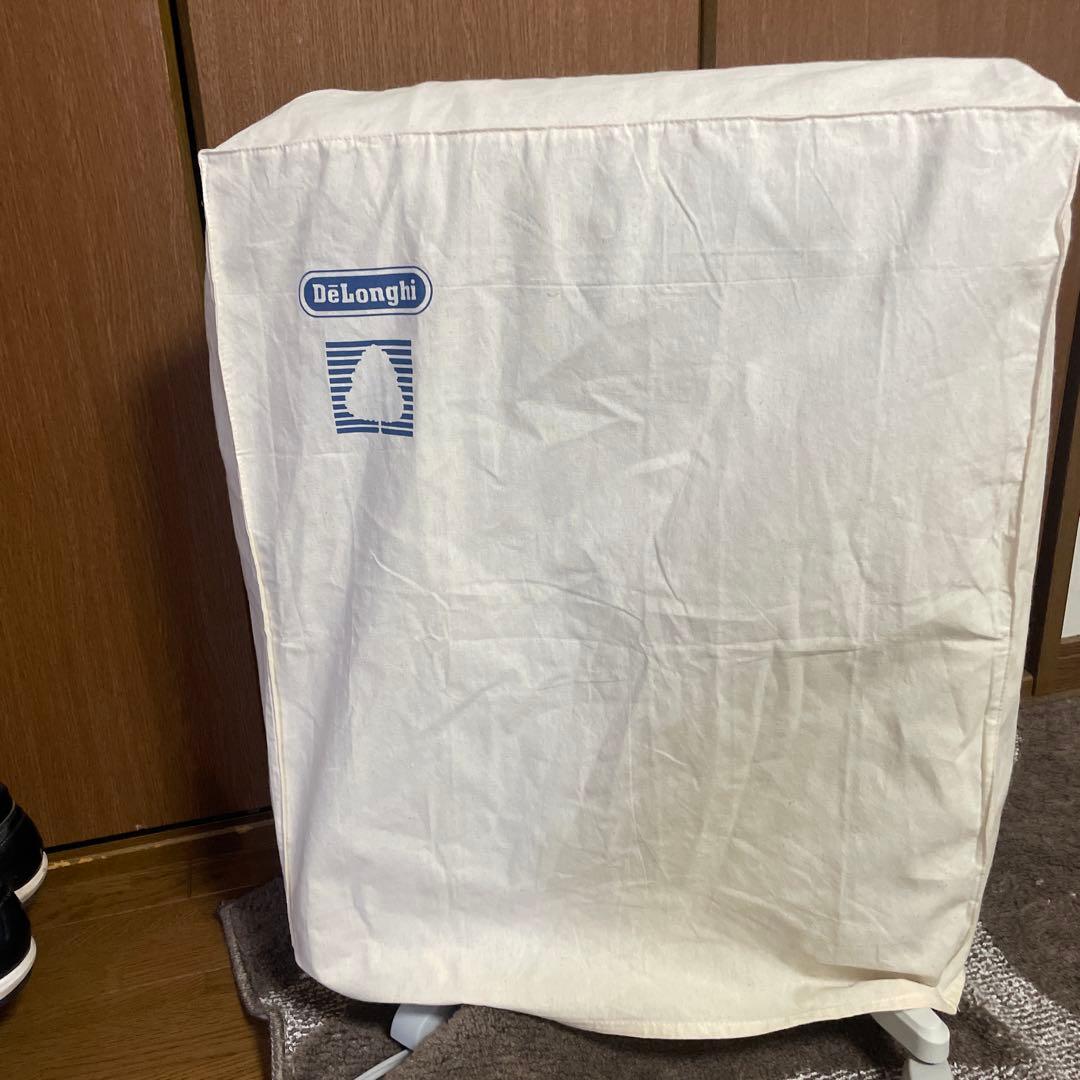 DeLonghi PENTO オイルヒーター　カバー付き