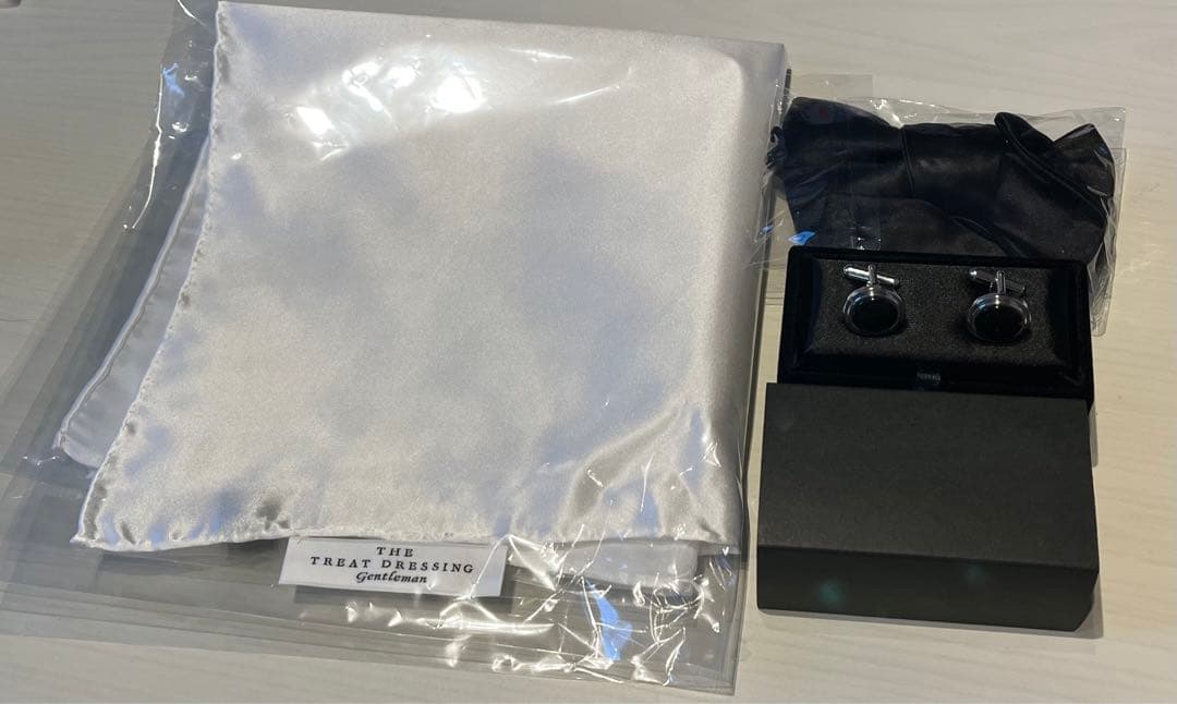 THE TREAT DRESSING新郎　カフス、ハンカチーフ、蝶ネクタイセット