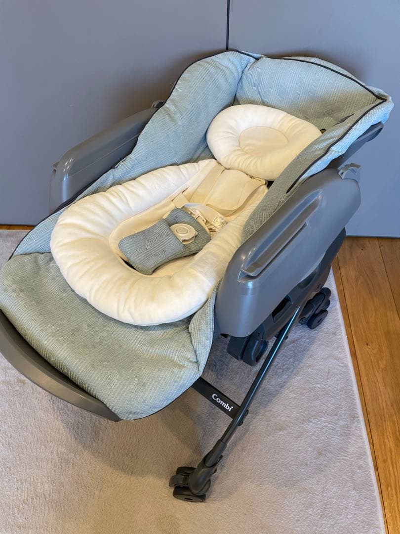 ネムリラ　combi コンビブルー/ホワイト