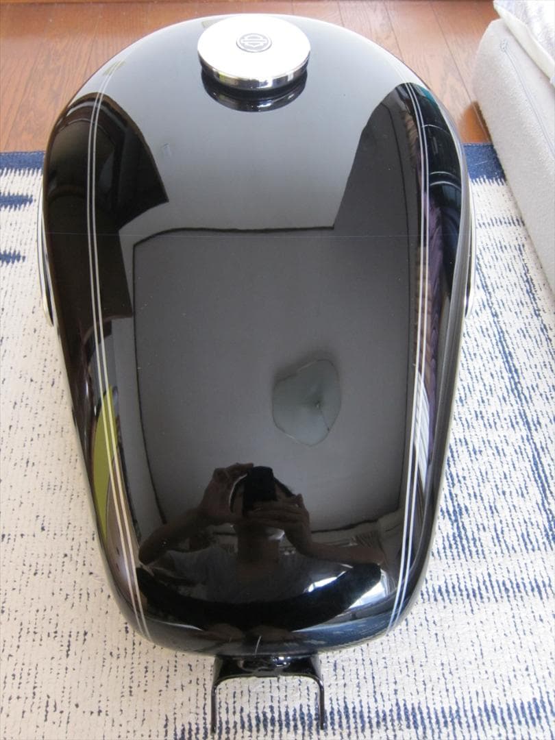 スポーツスター XL1200C純正タンク 黒　スポスタxl883xl1200