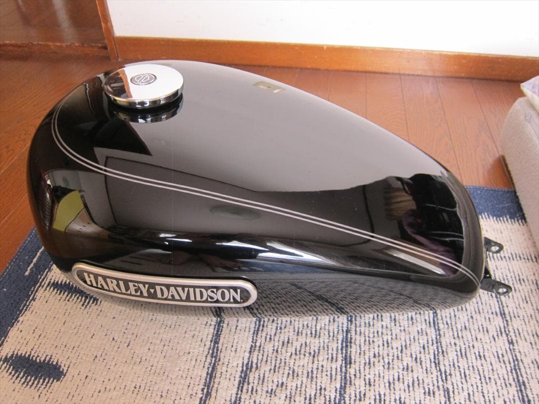 スポーツスター XL1200C純正タンク 黒　スポスタxl883xl1200