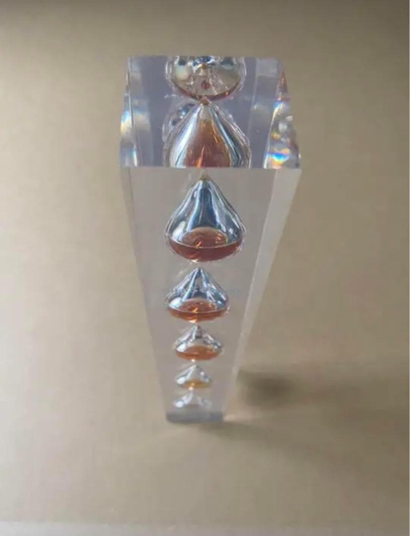 サントリー山崎の液色の熟成年度を表現ディスプレイ