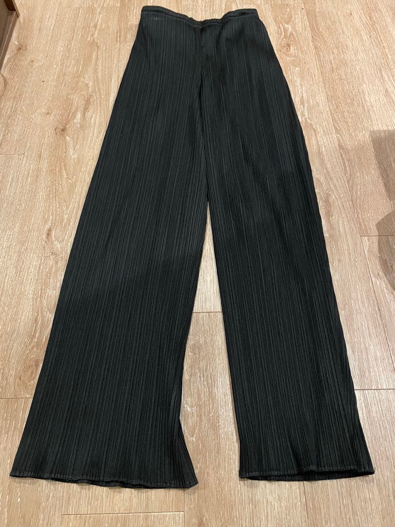 プリーツプリーズ PLEATS PLEASE パンツ　黒