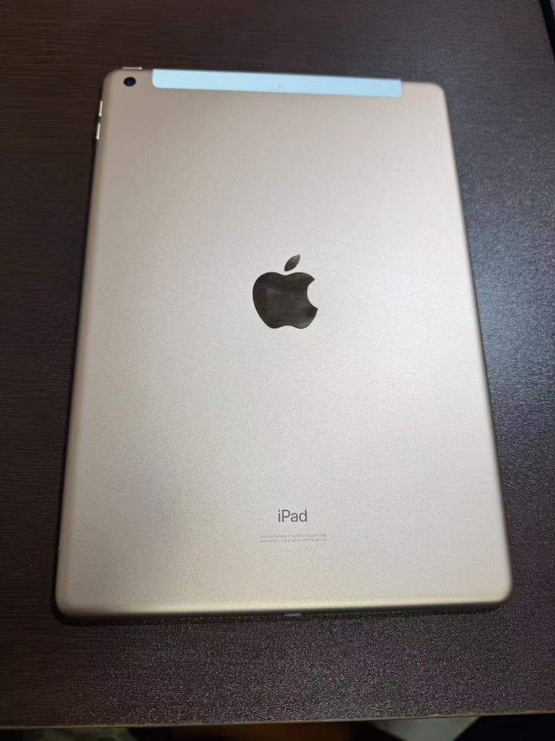 iPad (第7世代)　128GB　Wi-Fi + Cellular