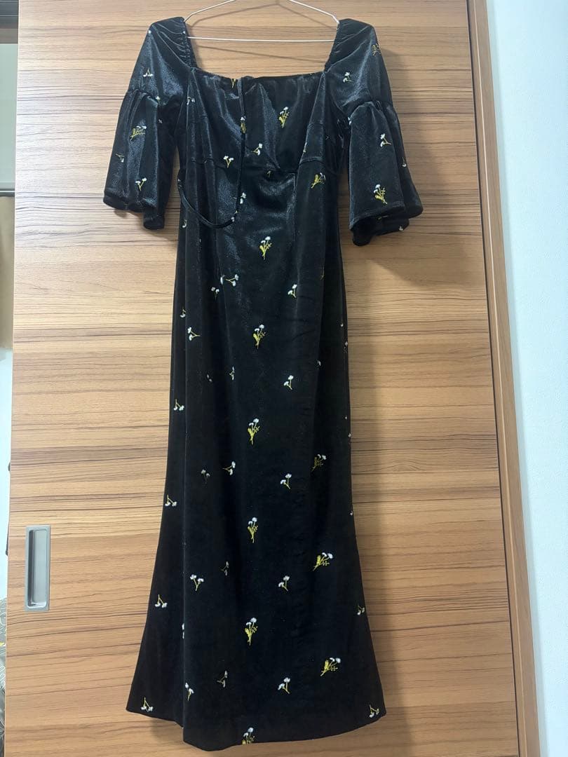 黒 フラワー刺繍 オケージョンドレス