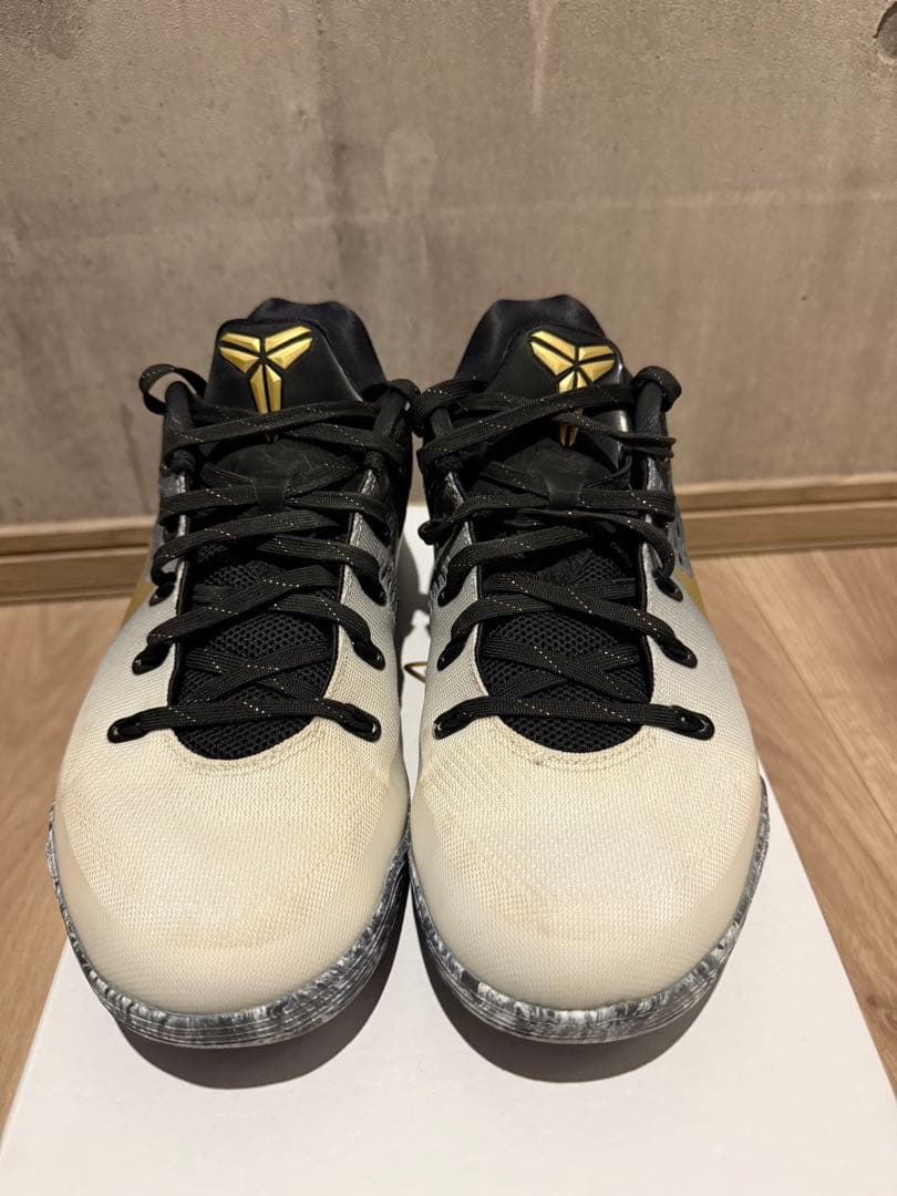 シューズ(男性用) KOBE 9 elite low protro EM mambacita