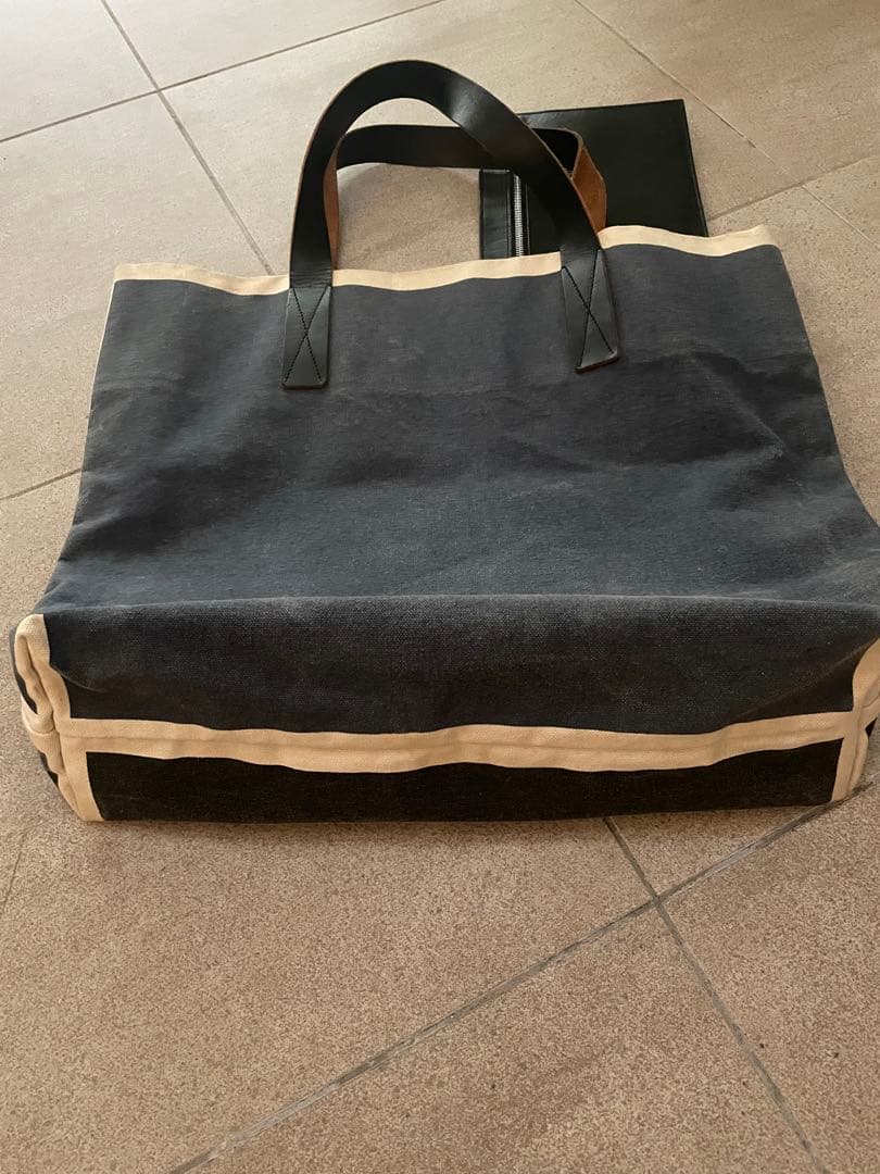 マルニ　MARNIキャンバストートバッグ ネイビー