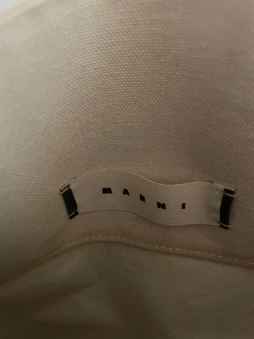 マルニ　MARNIキャンバストートバッグ ネイビー