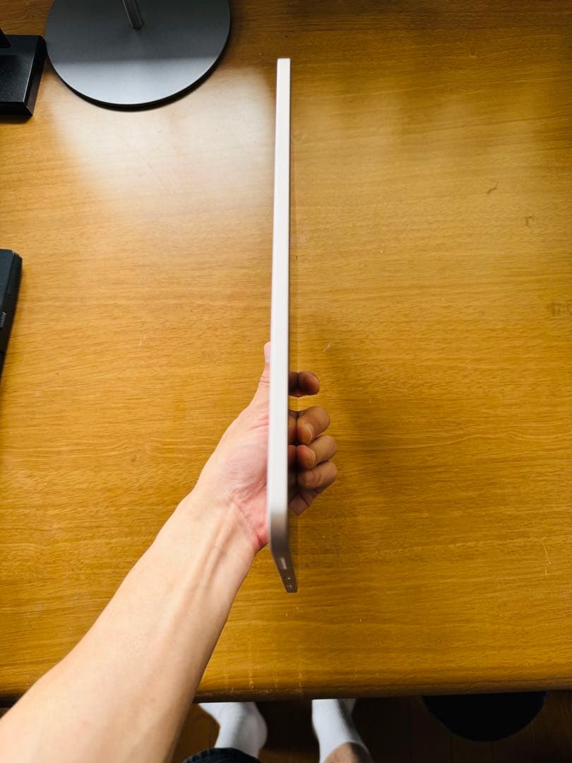 iPad Air 第5世代 M1 スターライト 美品 wifiモデル