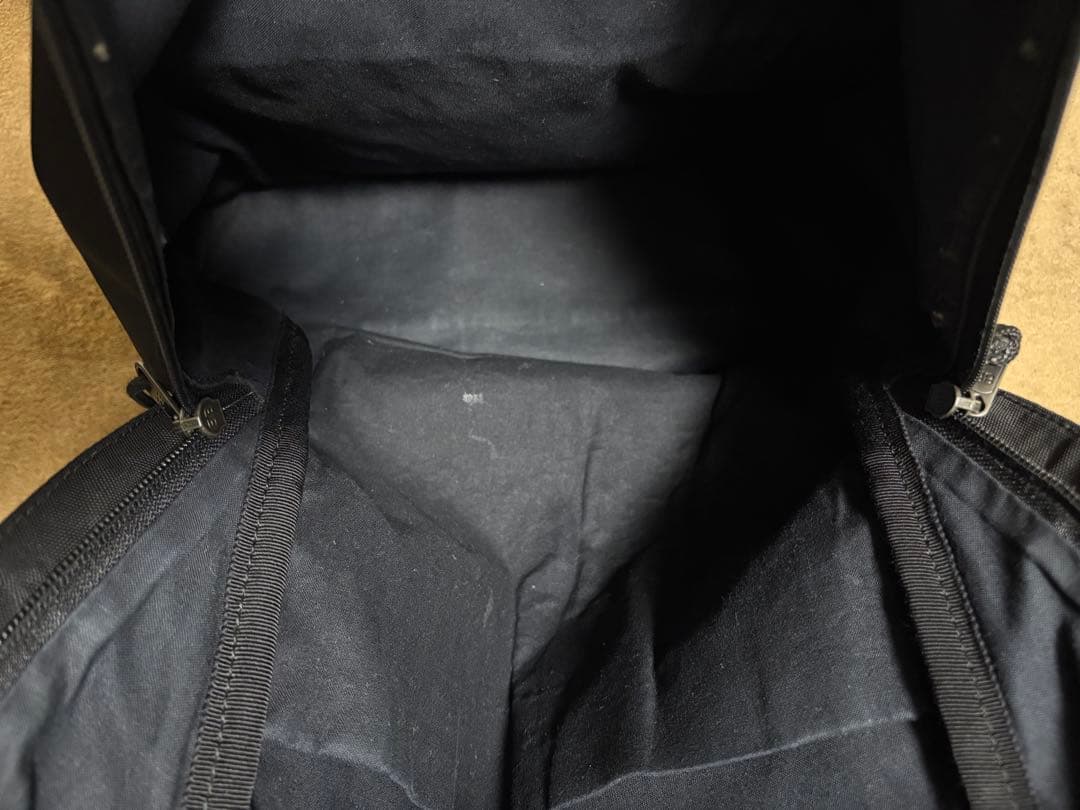 【美品】 バレンシアガ エクスプローラー グラデーション刺繍ロゴ ブラック