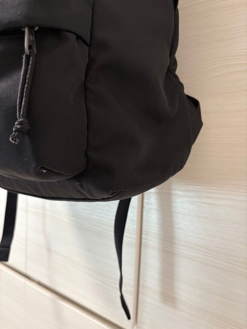 【美品】 バレンシアガ エクスプローラー グラデーション刺繍ロゴ ブラック