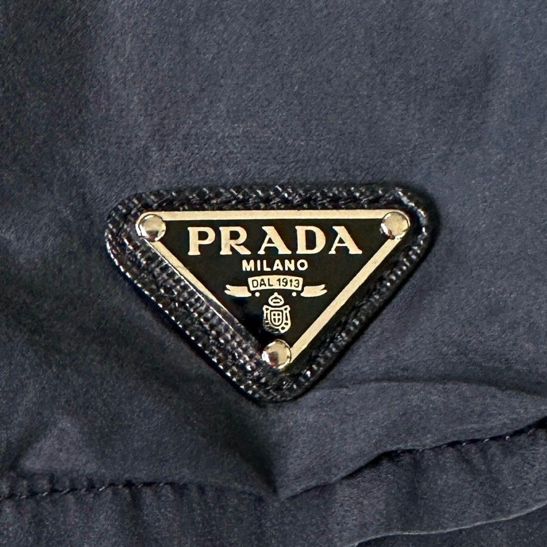 プラダ ショートパンツ 三角ロゴプレート ネイビー ナイロン サイズ36