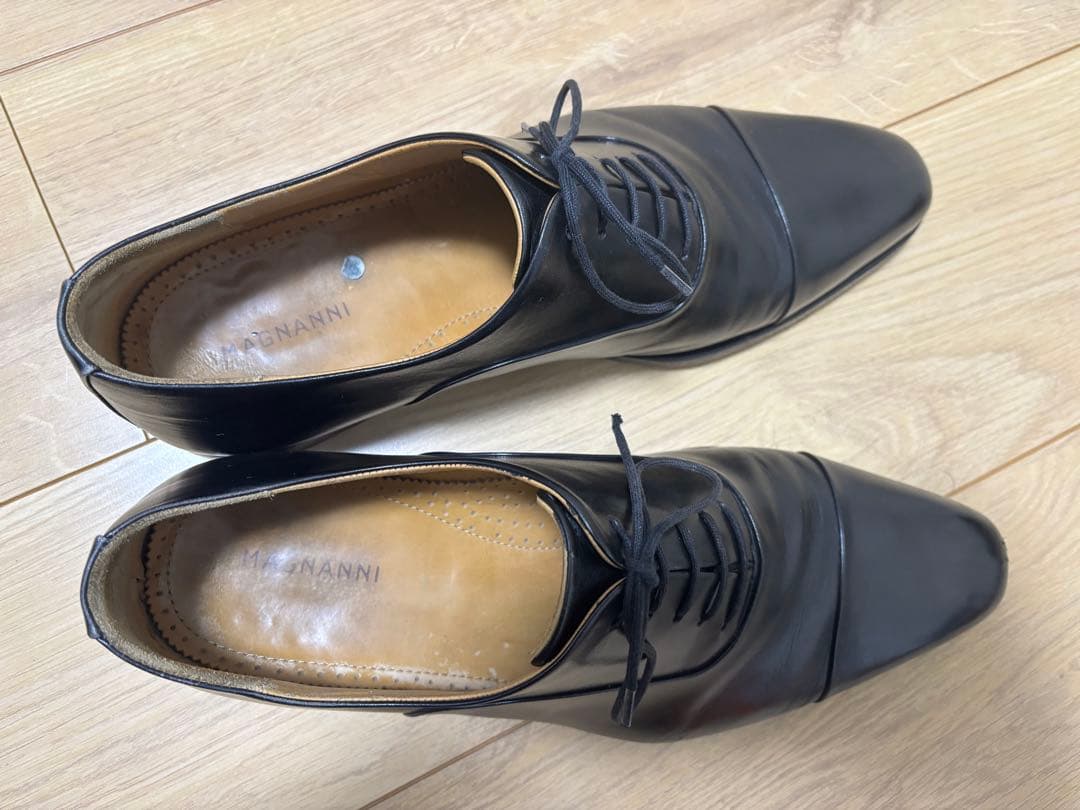 マグナーニ MAGNANNI 内羽根 ストレートチップ ブラック 43