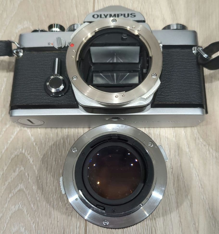 オリンパス　カメラ　OM-1　OLYMPUS