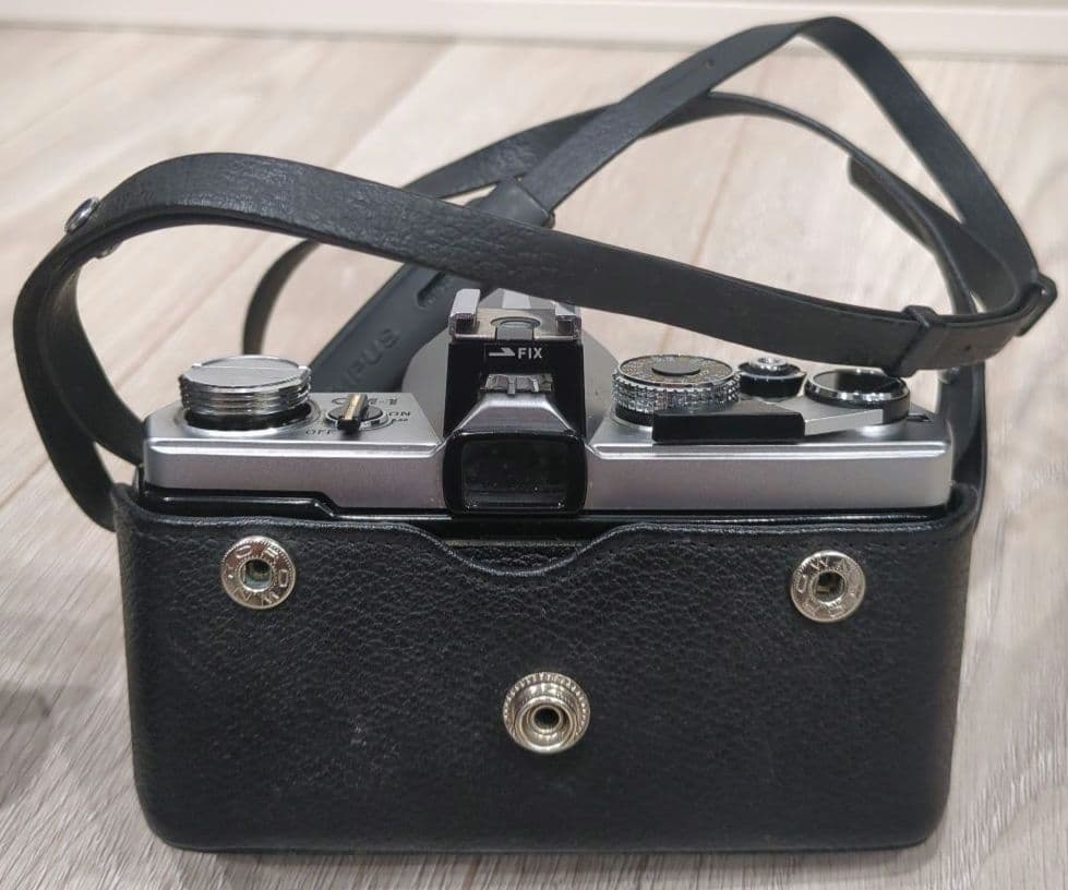 オリンパス　カメラ　OM-1　OLYMPUS