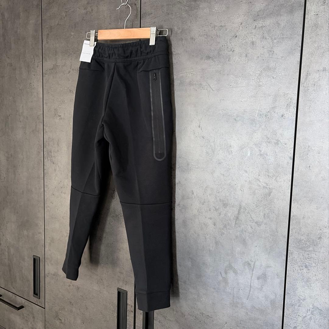 【新品未使用】NIKEナイキ テックフリースパンツ 140cm
