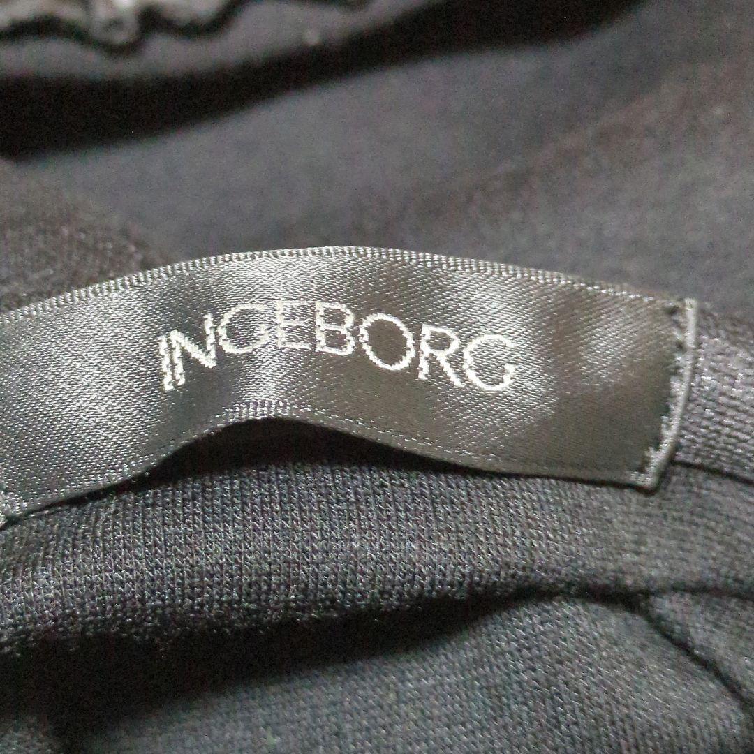 【美品】インゲボルグ　フリル使いフーディワンピース　2025年　現行モデル　9