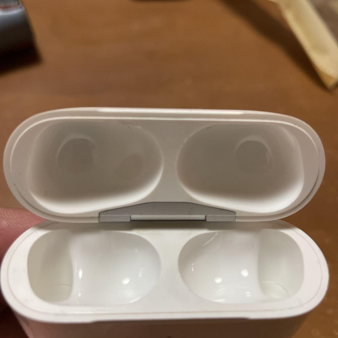Apple AirPods Pro 充電ケース　【値下げ】