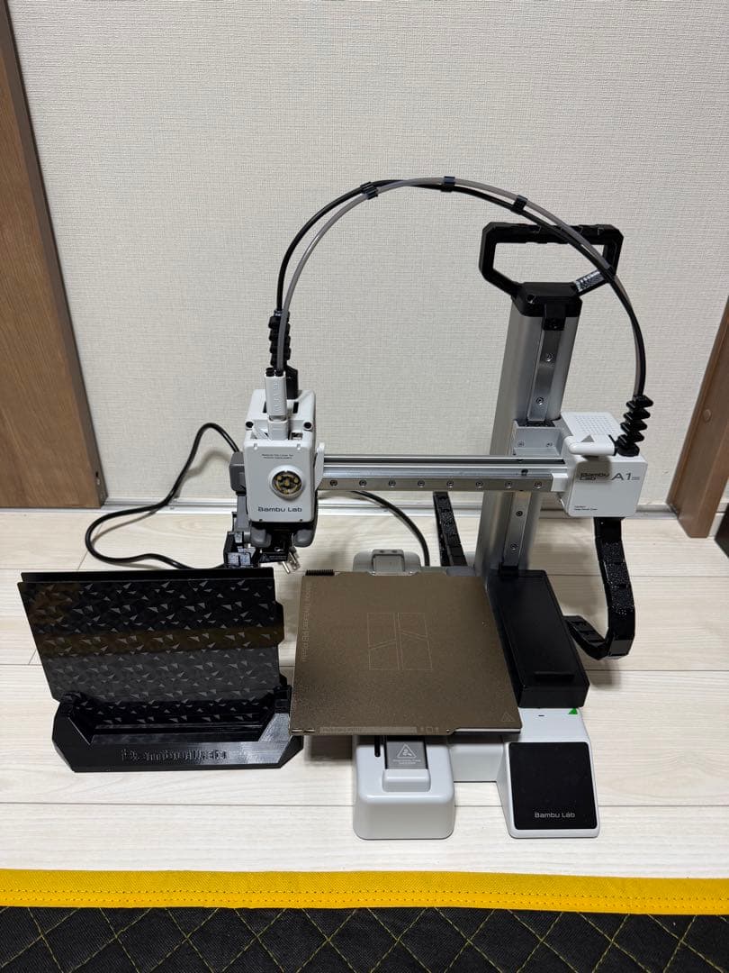 Bambu Lab A1 mini 3D プリンター　フィラメント、プレート付き