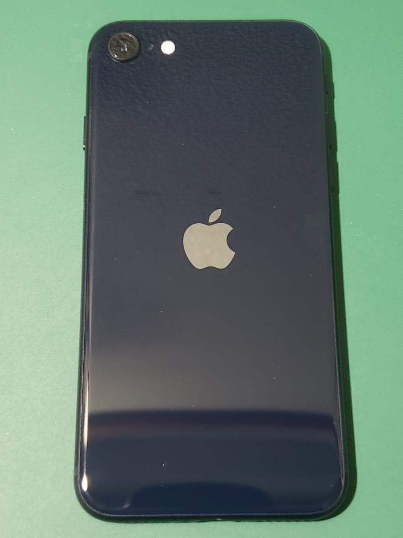 iPhone SE (第3世代) 64GB ミッドナイト　バッテリー100％