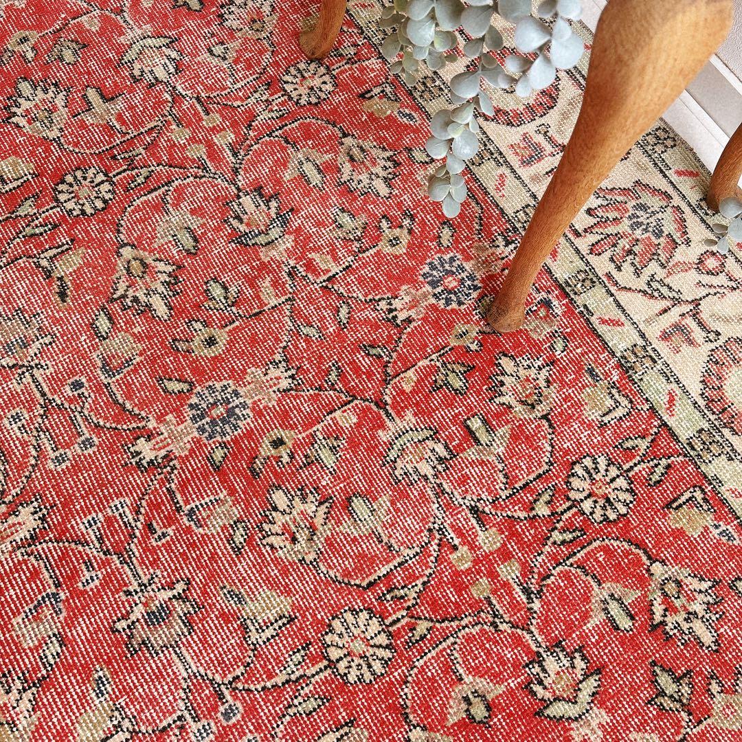 まあま　トルコ　ヴィンテージラグ　大判　赤　フローラル
