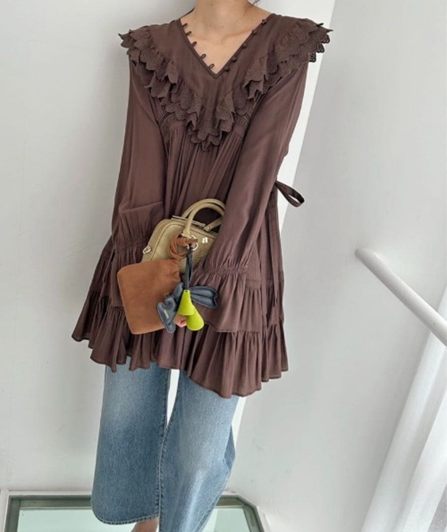 【未使用】コットンライクラッフルカラーチュニック/SNIDEL