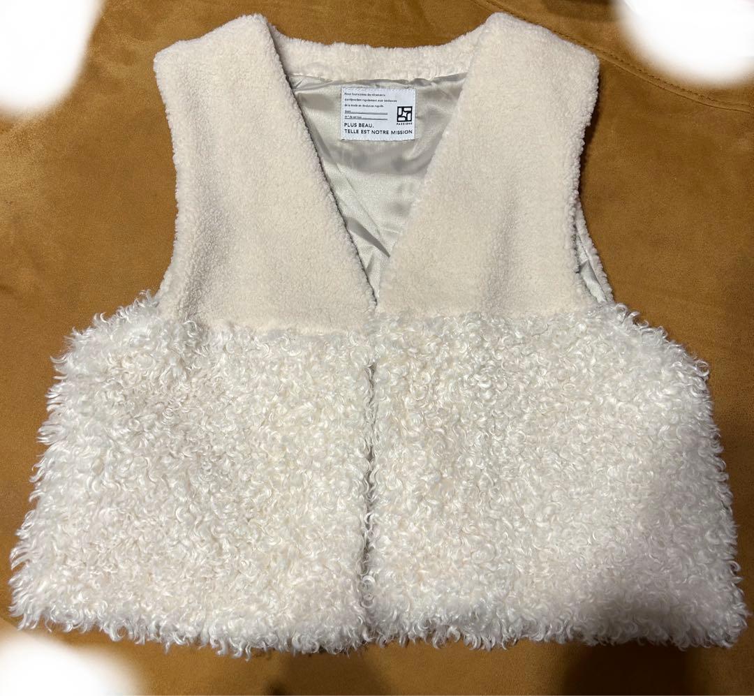 【新品未使用品】パシオーネ PASSIONE ボア ベスト 38 アイボリー