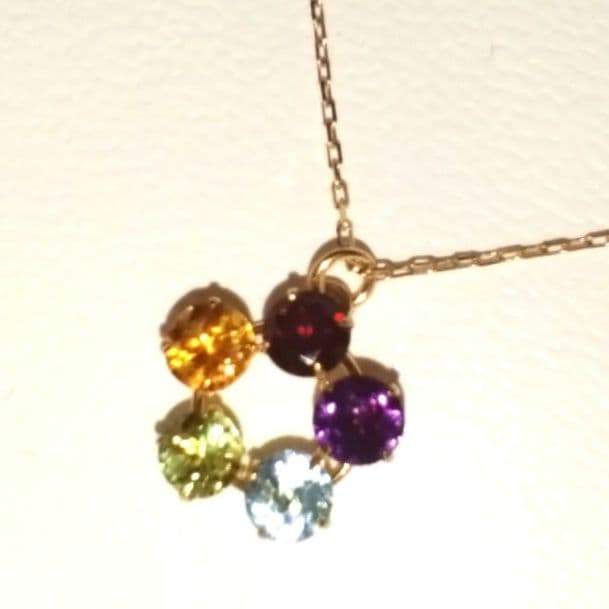 K18 天然石ネックレス