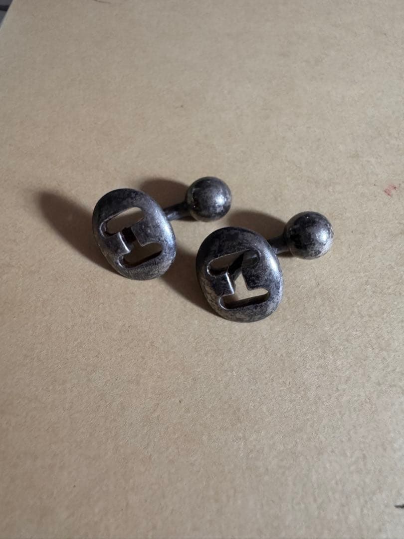 エルメス シルバー カフリンクス カットアウトデザイン