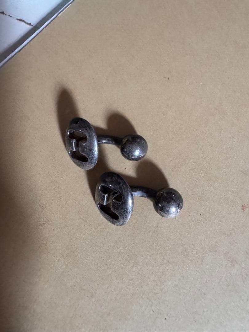 エルメス シルバー カフリンクス カットアウトデザイン