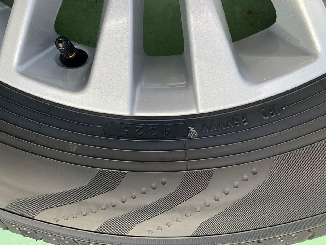 ヨッシー　【新車外し】40系アルファード17インチ サマータイヤ4本セット