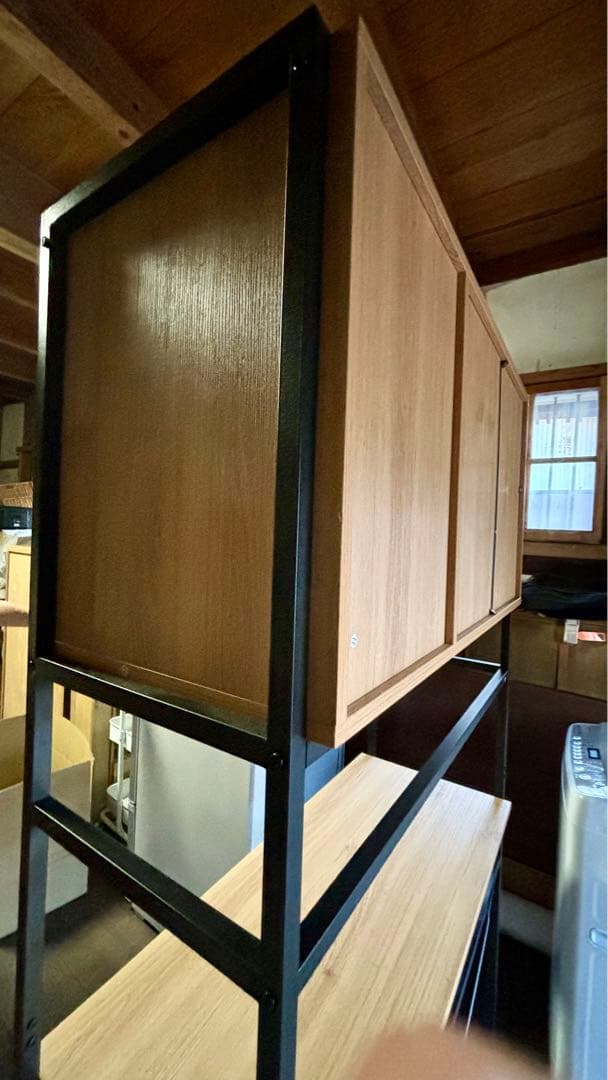 〈とても綺麗〉 食器棚 ごみ箱上ラック 木製 ガラス扉付き 大容量 完成品