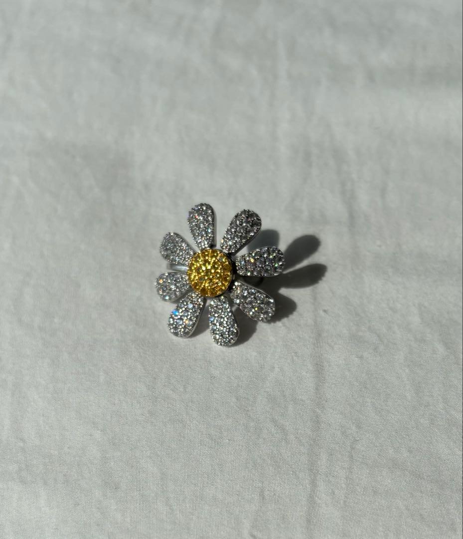 ミオハルタカ風　花型シルバー＆イエロー片耳用ピアス