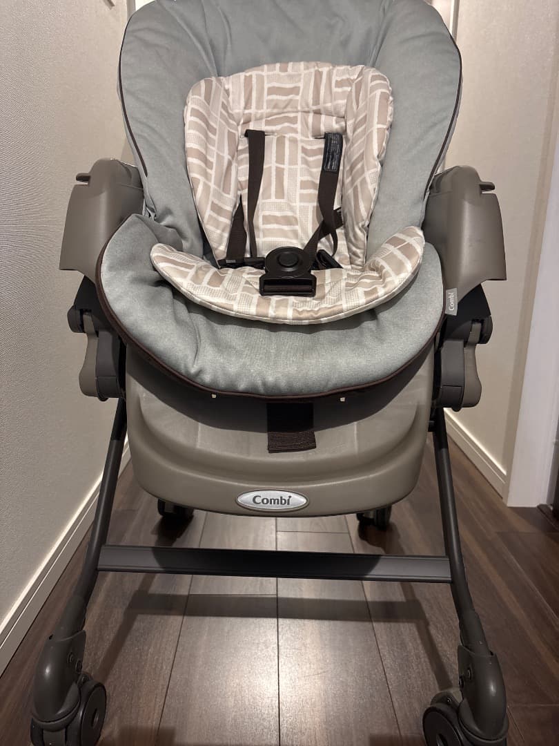 れいれい　Combi ハイローチェア電動