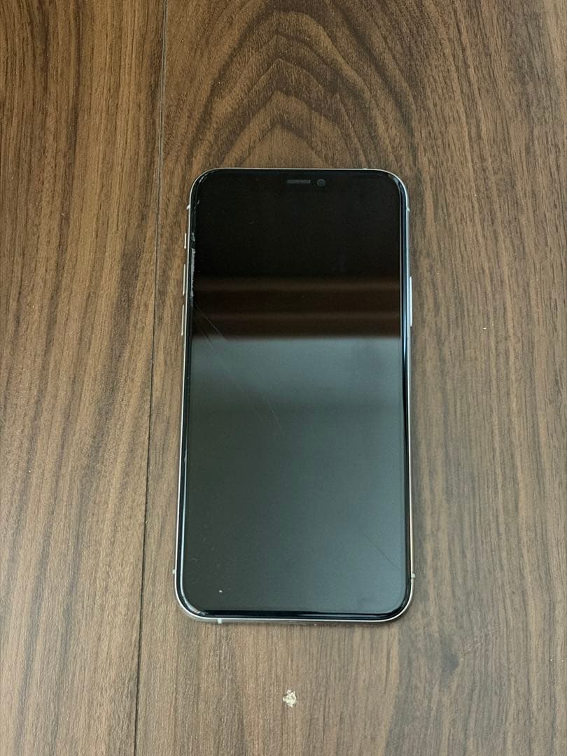 iPhone 11 Pro 64GB画面ひびあり　箱、純正新品充電ケーブル付