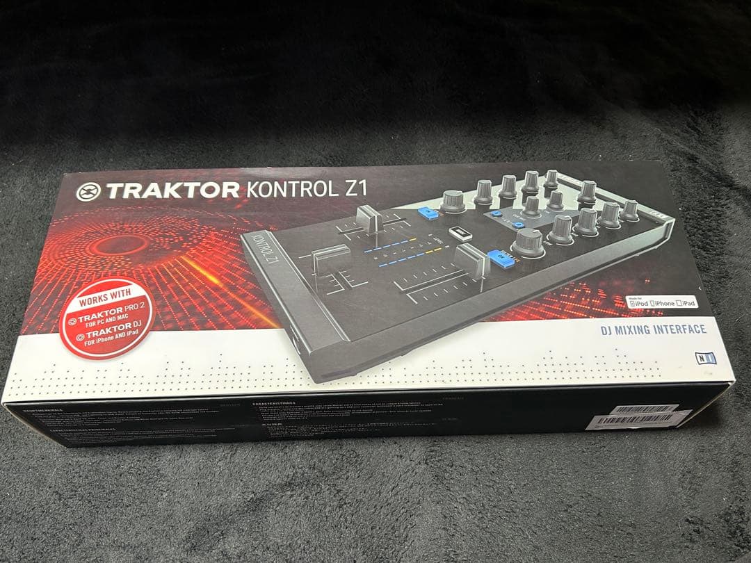 TRAKTOR KONTROL Z1 ミキシング・コントローラー おまけ付き