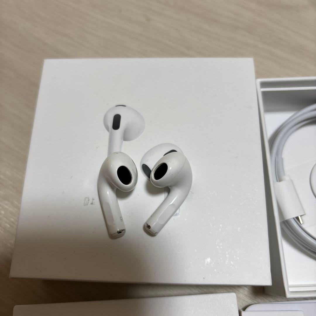 Apple AirPods 第3世代　イヤホン両耳　充電ケーブル付き