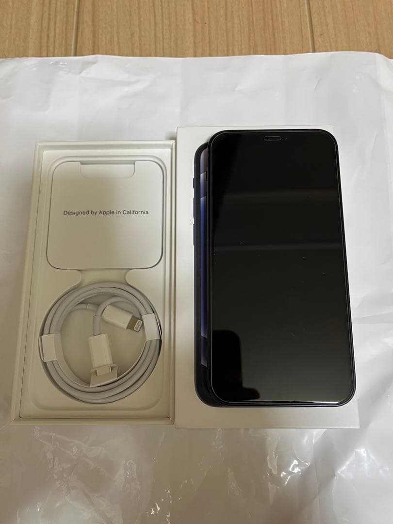 美品 Apple iPhone 12 miniブラック