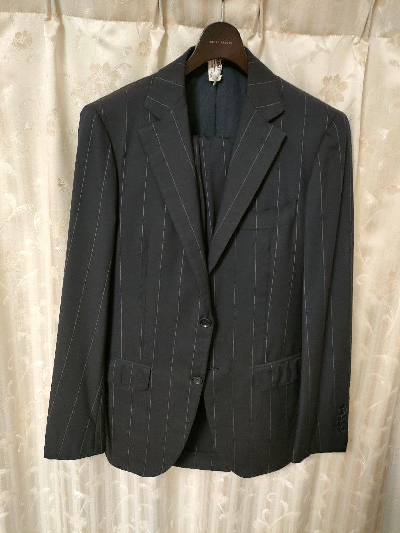 ブリッラペルイルグスト　秋冬スーツ　46サイズ