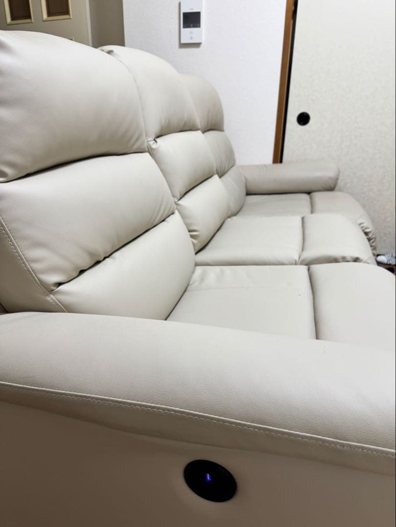 ニトリ　三人掛けソファー　電動リクライニング