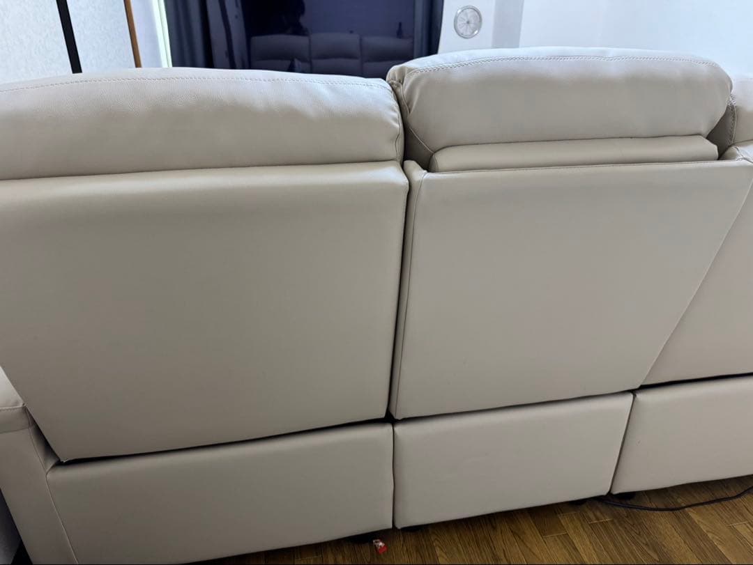 ニトリ　三人掛けソファー　電動リクライニング